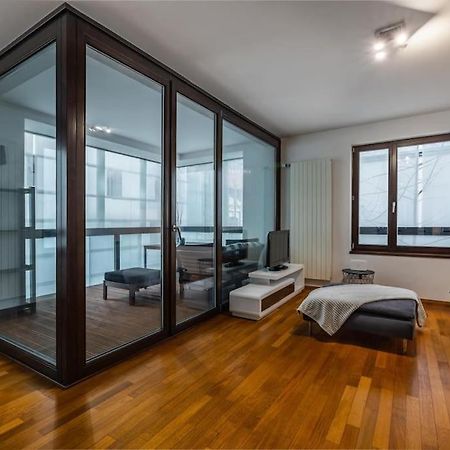 Modern Spacious Flat With A Terrace And A Parking Prague Ngoại thất bức ảnh