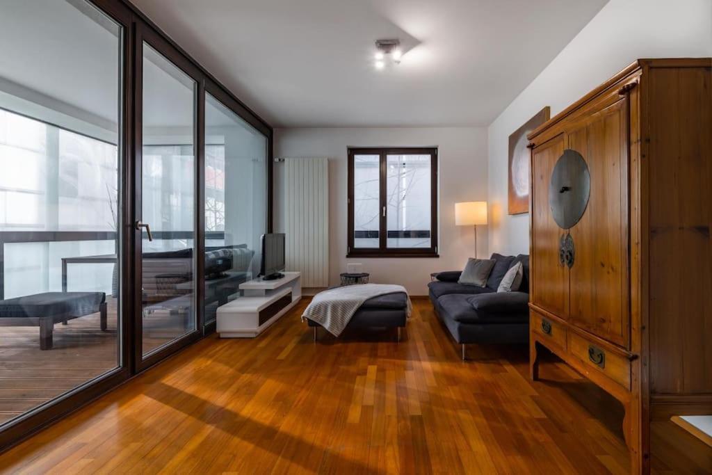 Modern Spacious Flat With A Terrace And A Parking Prague Ngoại thất bức ảnh