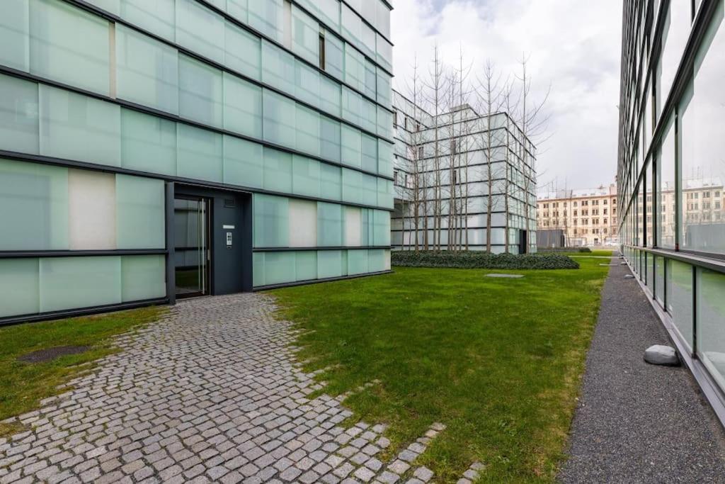 Modern Spacious Flat With A Terrace And A Parking Prague Ngoại thất bức ảnh