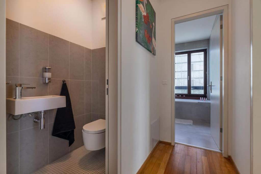 Modern Spacious Flat With A Terrace And A Parking Prague Ngoại thất bức ảnh